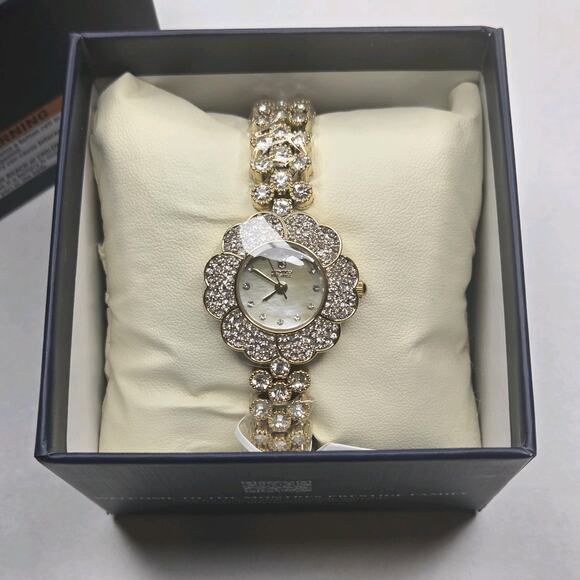 New Montres Prestige x Invicta Women's Crystal Watch 28 mm Quartz Gold - Picture 2 of 10